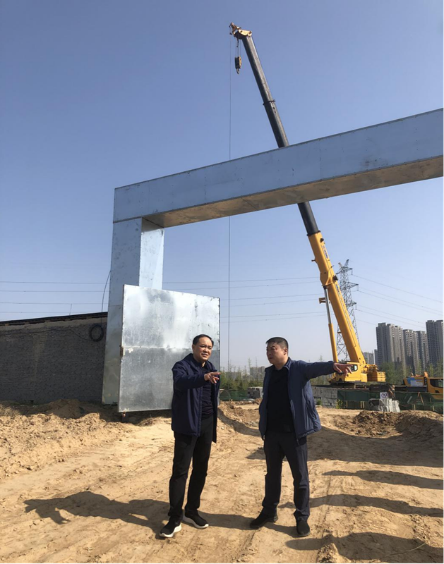 鄭州市建設(shè)投資集團(tuán)有限公司黨委委員、副總經(jīng)理張巖到侯寨新鎮(zhèn)區(qū)安置區(qū)調(diào)研項(xiàng)目建設(shè)工作